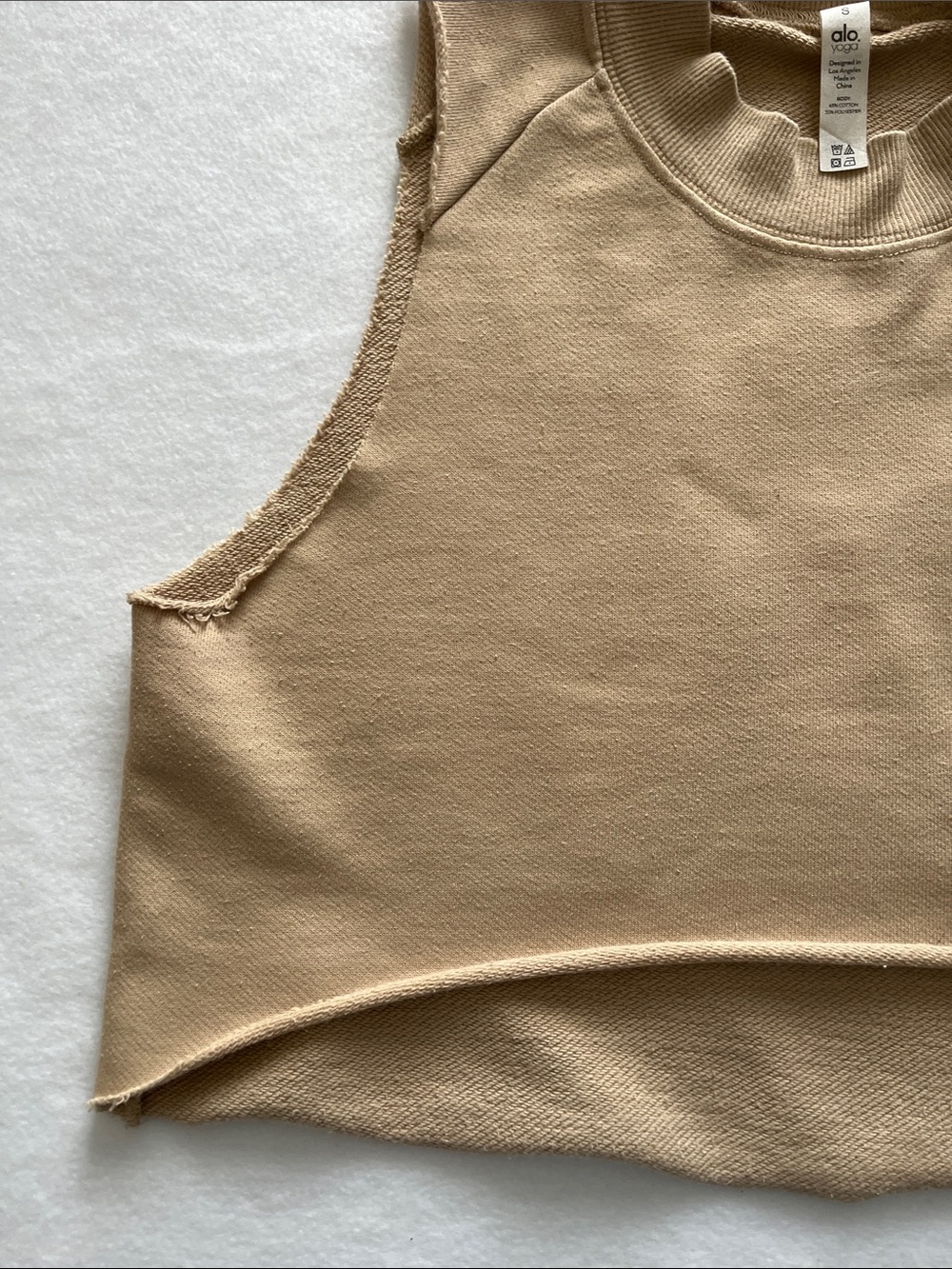 ALO Yoga Cropped Raw-Edge Tank Top — Beige/Tan - Picture 4 of 7